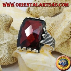 Silberring mit facettiertem rechteckigem Granat und Büroklammerrahmen