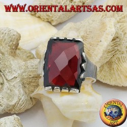 Silberring mit facettiertem rechteckigem Granat und Büroklammerrahmen