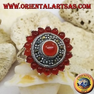 Anillo de plata margarita con cornalina redonda rodeada de marcasita y cornalina.
