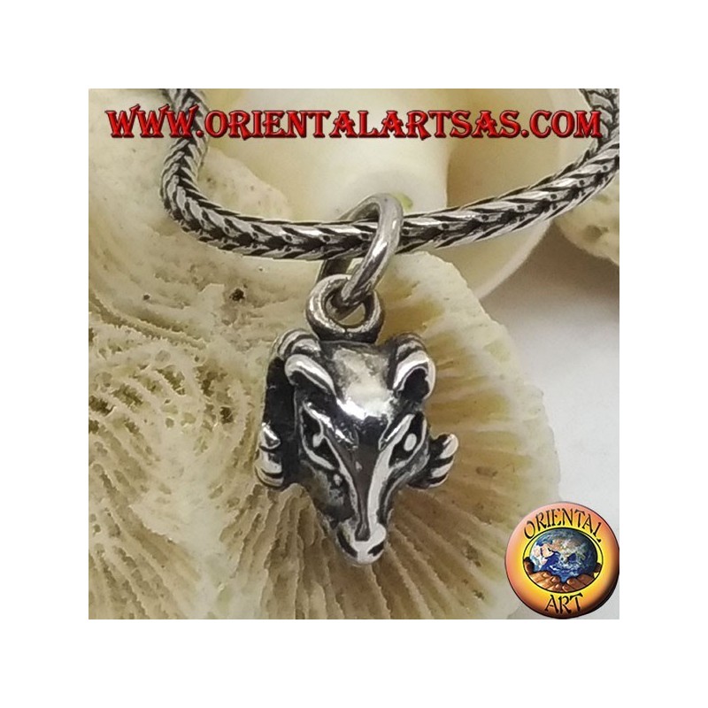 Colgante de plata con cabeza de Aries perforada (pequeña)