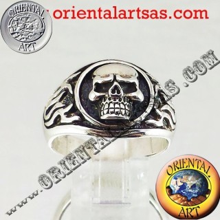 Skull Ring en flammes argent