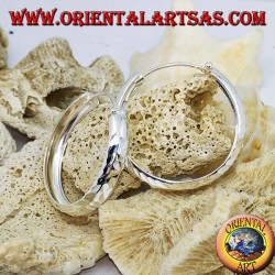 Breitkreis Silberohrringe mit 30 mm Diamantschliff.