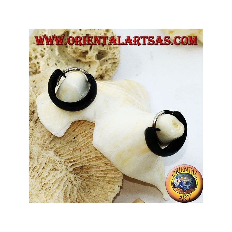 Pendientes de plata con círculo redondo esmaltado negro de 10 x 4 mm.