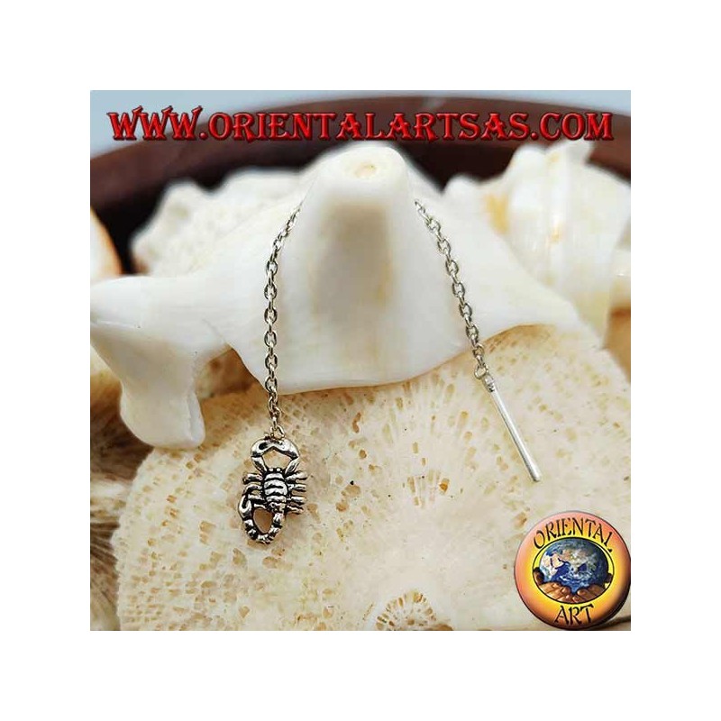 Pendientes de plata con escorpión de 6 cm.