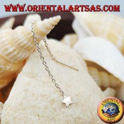Pendientes de cadena de plata con estrella lisa de 6 cm.