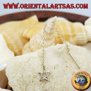 Pendientes de cadena de plata con estrella calada de 6 cm.