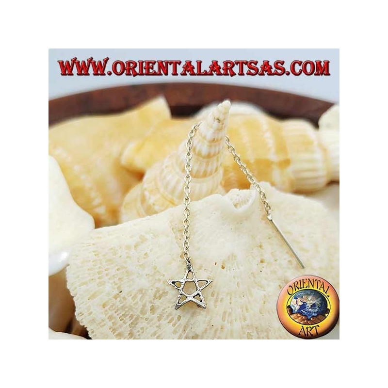 Pendientes de cadena de plata con estrella calada de 6 cm.