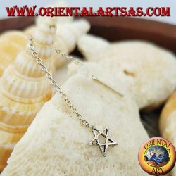 Pendientes de cadena de plata con estrella calada de 6 cm.