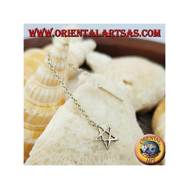 Pendientes de cadena de plata con estrella calada de 6 cm.