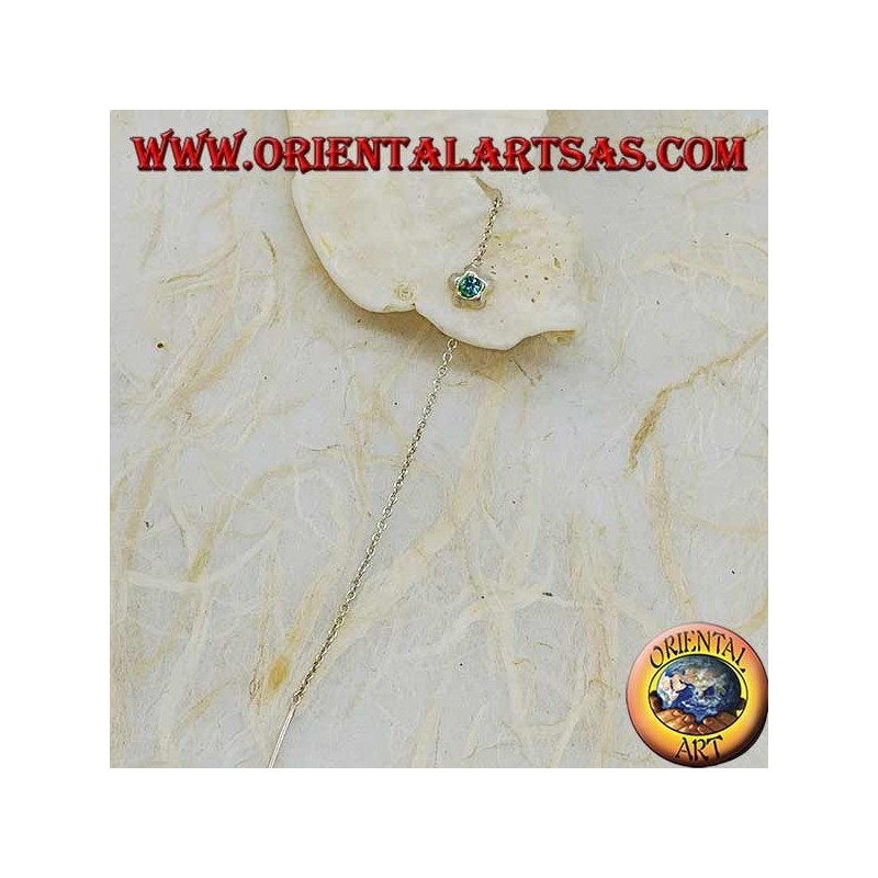 Silberne Ohrringe mit abgerundeter Sternkette mit 9 cm hellblauen Strasssteinen