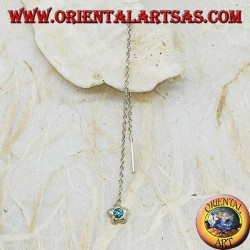 Silberne Ohrringe mit abgerundeter Sternkette mit 9 cm hellblauen Strasssteinen