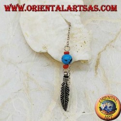 Pendientes de cadena de hoja de plata con bola de coral y turquesa de 8 cm.