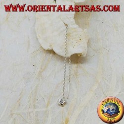 Silberne Ohrringe mit einer konvexen Sternkette mit 9 cm weißen Strasssteinen