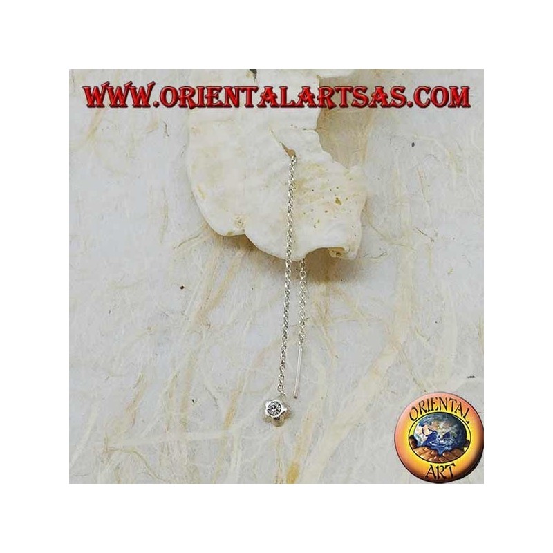Boucles d'oreilles en argent avec une chaîne en étoile convexe avec des strass blancs de 9 cm