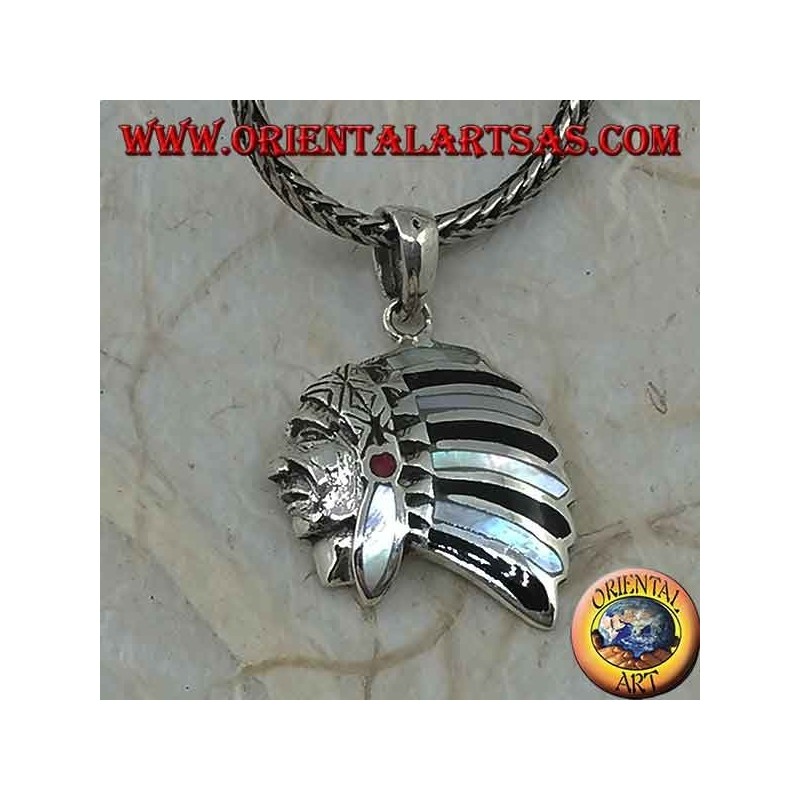 Pendentif en argent, profil d'un Indien natif avec coiffe en nacre
