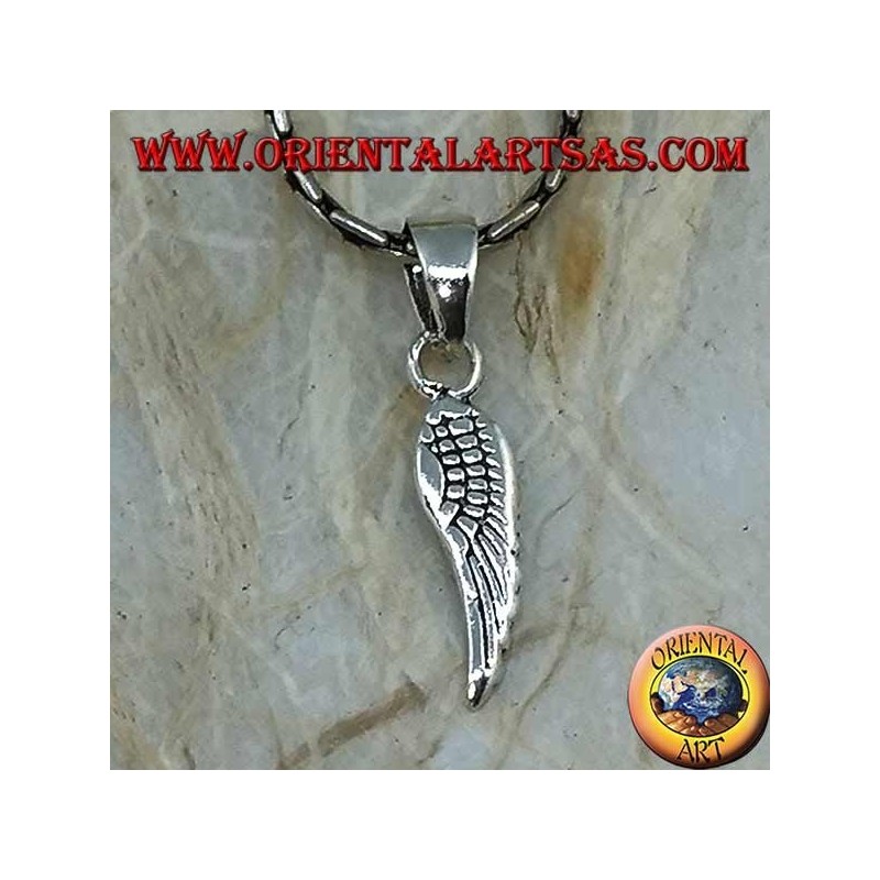 Silberanhänger in Form eines doppelseitigen Engelsflügels mit gravierten Federn (klein)