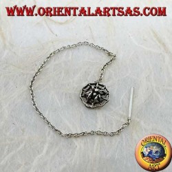Boucles d'oreilles chaîne araignée en argent sur une toile d'araignée de 10 cm