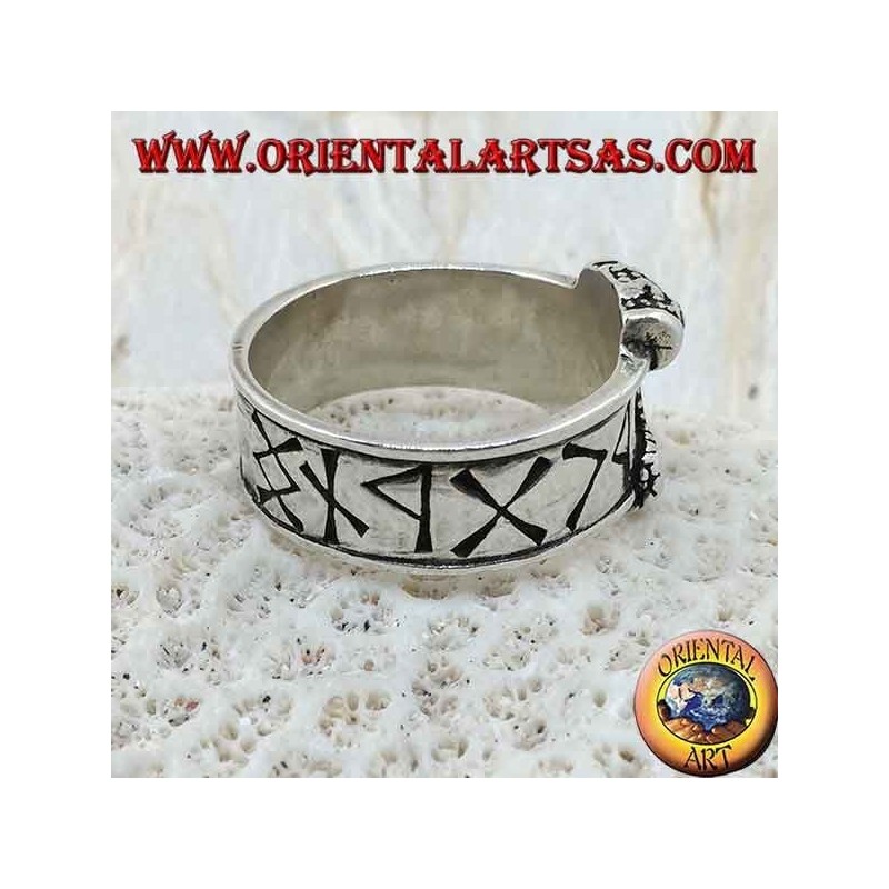 Bague en argent avec runes nordiques gravées et marteau de Thor en relief