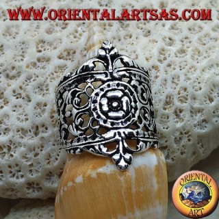 Anello in argento con decori floreali in stile Liberty traforati