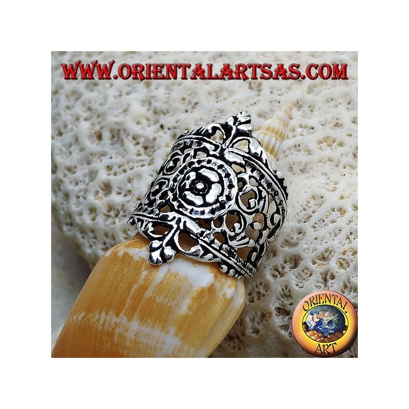 Silberring mit durchbrochenen Blumendekorationen im Liberty-Stil