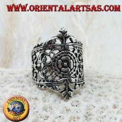 Bague en argent avec décorations florales ajourées de style Liberty