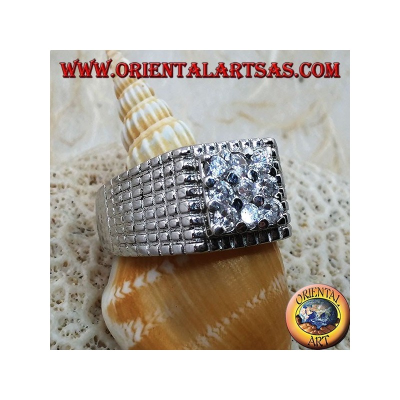Bague en argent avec neuf zircons blancs