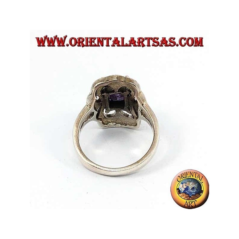 Anello in argento smussato con ametista rettangolare incastonata contornata da marcassite