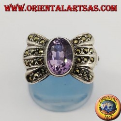 Bague en argent avec améthyste ovale naturelle entourée de marcassite