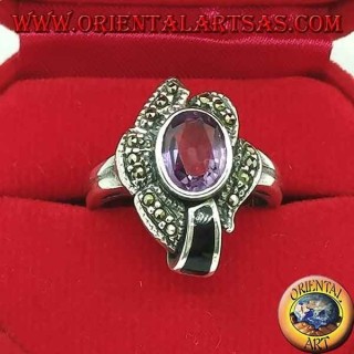 Silberring mit natürlichem ovalem Amethyst und Onyx, umgeben von Markasit