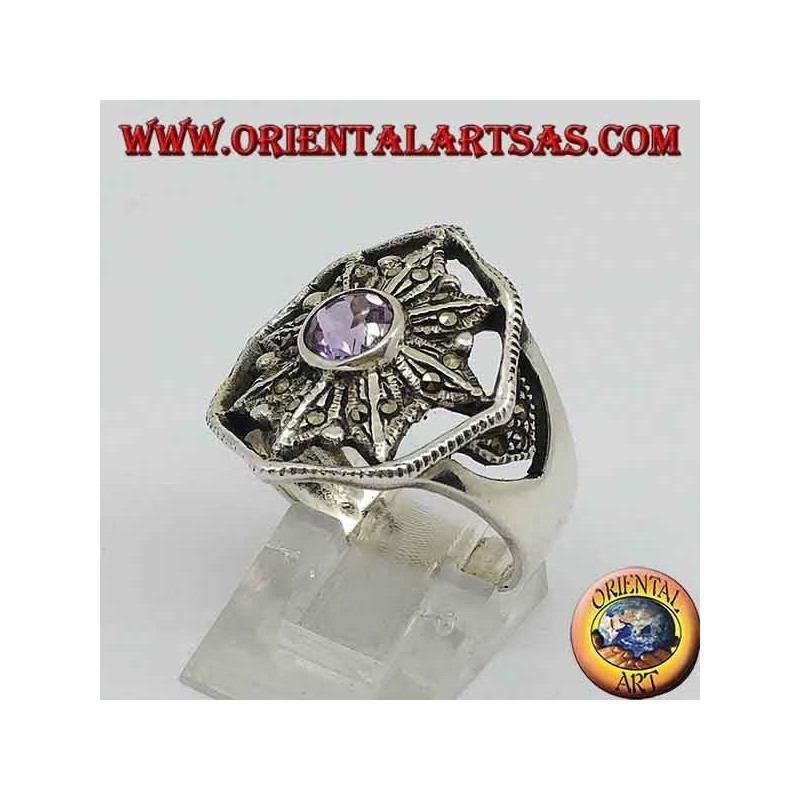 Anello in argento rosa dei venti con ametista tonda naturale contornata da marcassite