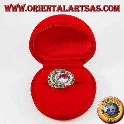 Anillo de plata amatista horizontal ovalado natural rodeado de marcasita