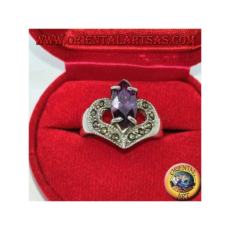 Anello in argento cuore con ametista naturale a navetta e marcassite