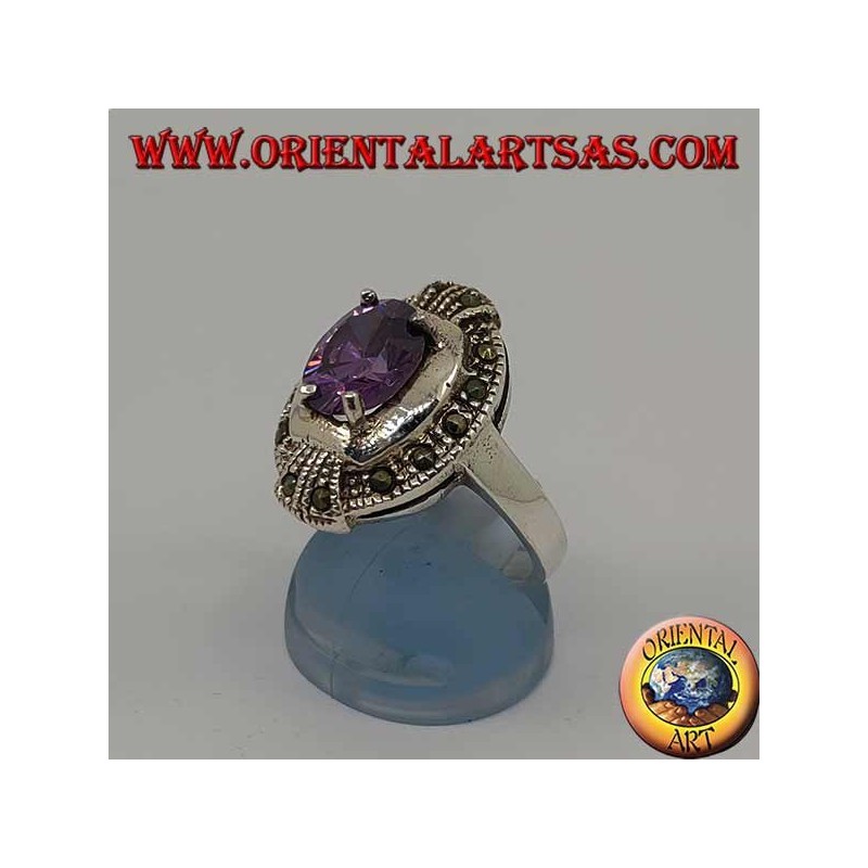 Anillo elíptico de plata con conjunto ovalado natural y amatista de marcasita