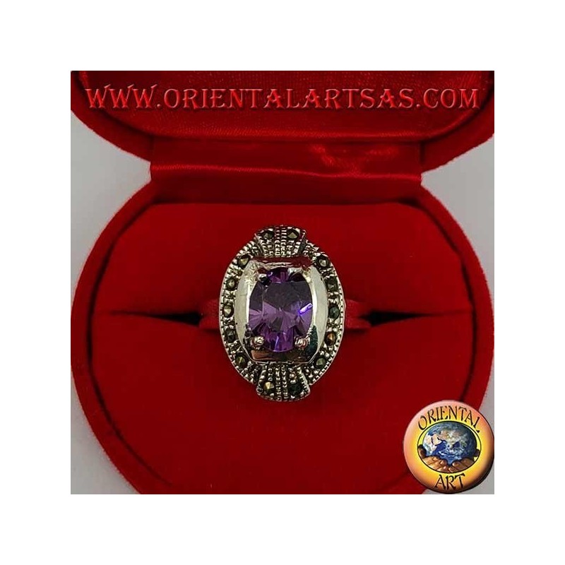 Anello in argento ellittico con ametista naturale ovale incastonata e marcassite