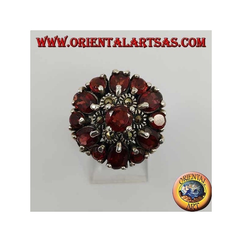Anillo doble flor de plata de marcasita y granate con granate redondo en relieve