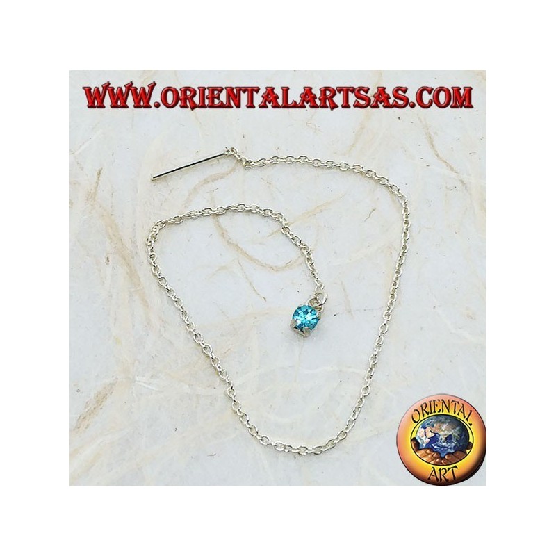 Boucles d'oreilles chaîne en argent avec un zircon bleu clair serti 15 cm