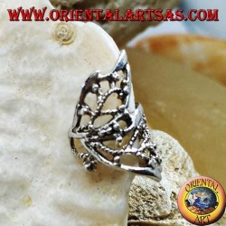 Pendiente de plata con oreja, hojas enrolladas