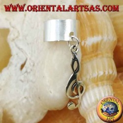 Suave brazalete en plata con clave de sol colgante