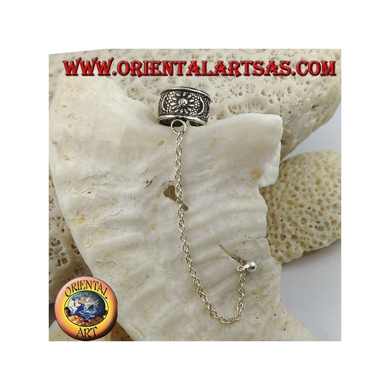 Orecchino Ear Cuff in argento con catenella, lune e stelle in altorilievo