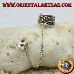 Pendiente de plata con cadena, adorno con flores en alto relieve