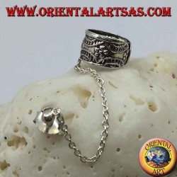 Pendiente de plata con cadena, adorno con flores en alto relieve