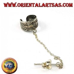 Pendiente de plata con cadena, adorno con flores en alto relieve