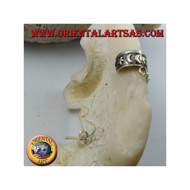 Orecchino Ear Cuff in argento con catenella, lune e fiori in altorilievo