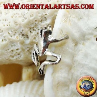 Pendiente de plata con oreja, rana