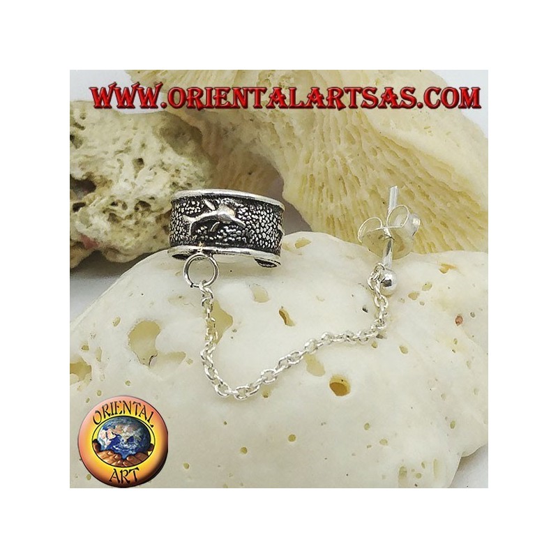 Pendiente de plata con cadena, con delfines en alto relieve