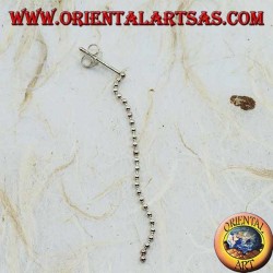 Pendientes de mariposa de plata con una cadena de bolas de 5 cm.