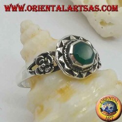 Silver ring with octagonal green agate surrounded by triangles and rose on the sides
