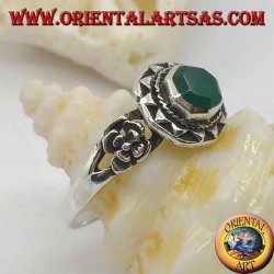 Silver ring with octagonal green agate surrounded by triangles and rose on the sides