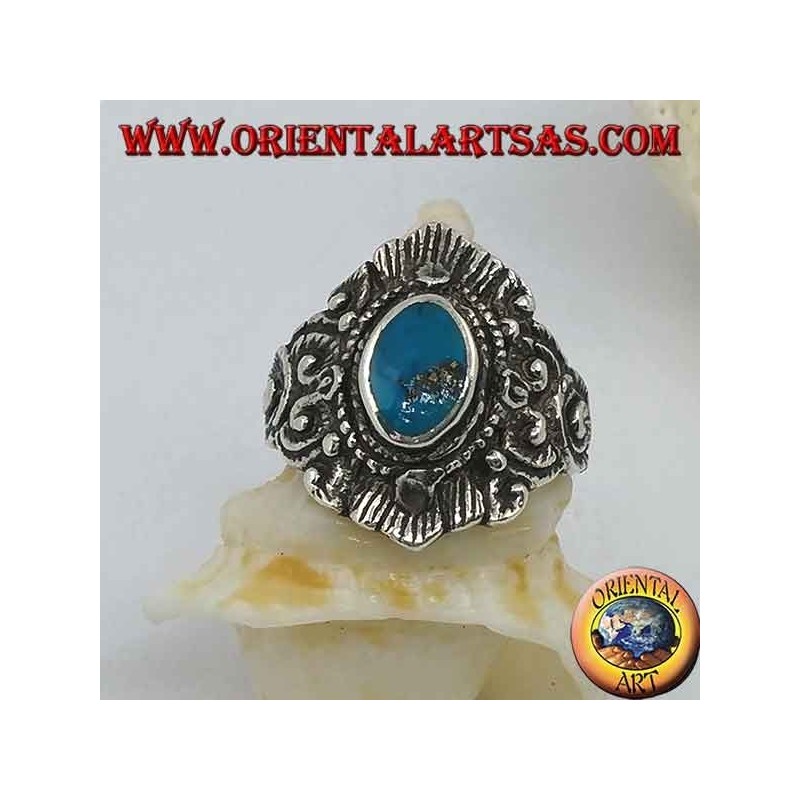 Bague en argent avec des décorations ovales turquoise et népalaises