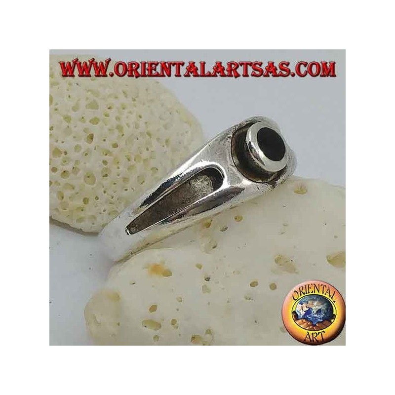 Silver ring with round onyx and thick bas-relief line on the sides